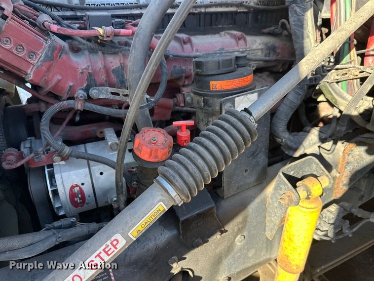 image for item FK1574 2016 Mack CXU613 semi truck