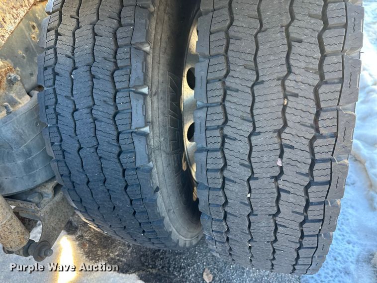 image for item FK1574 2016 Mack CXU613 semi truck