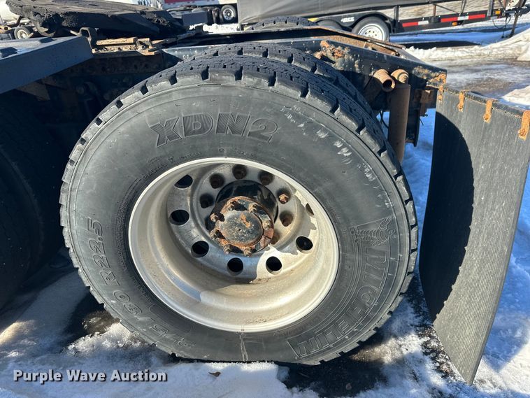 image for item FK1574 2016 Mack CXU613 semi truck