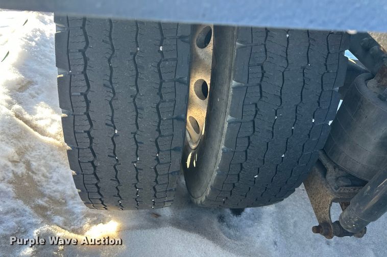 image for item FK1574 2016 Mack CXU613 semi truck