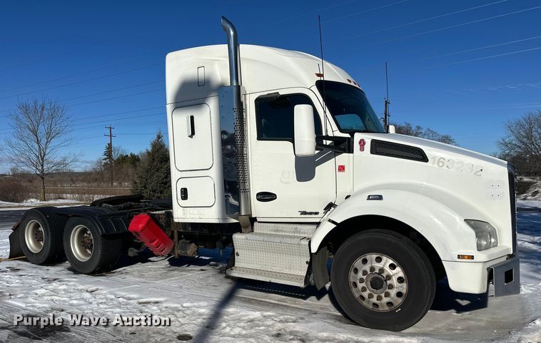 image for item FK1576 2016 Kenworth T880 semi truck