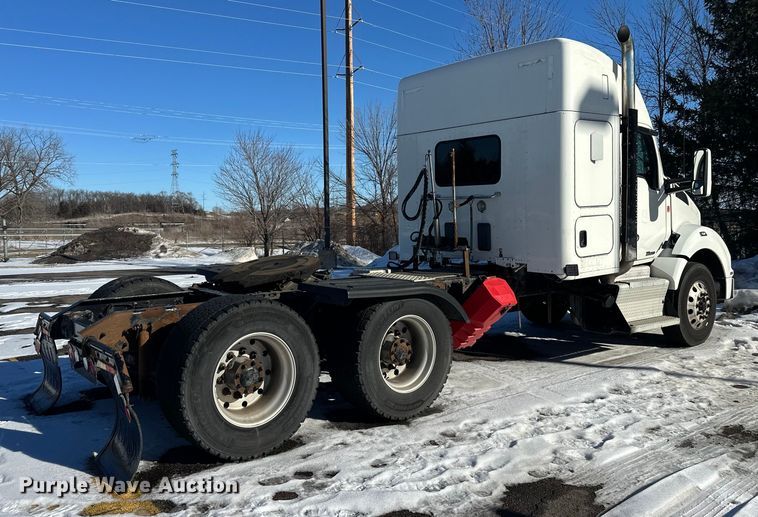 image for item FK1576 2016 Kenworth T880 semi truck