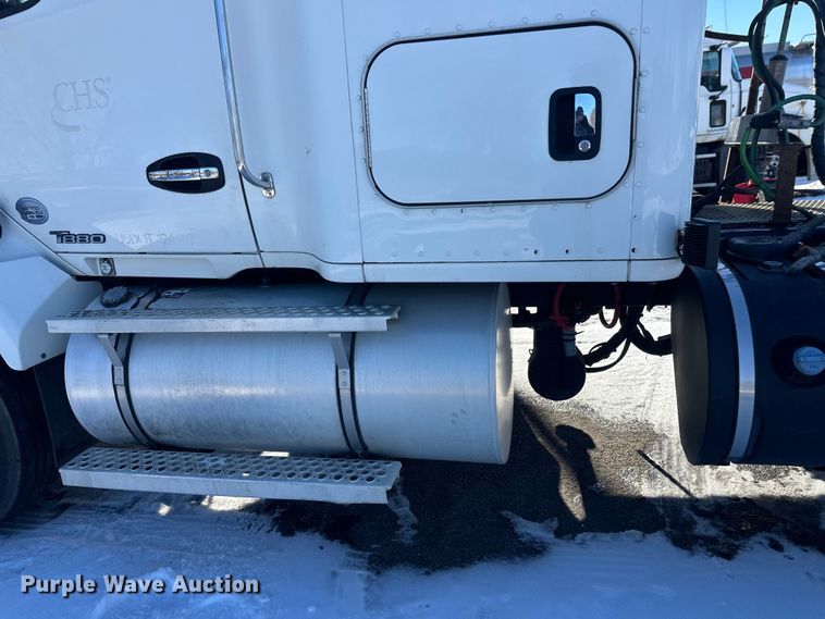 image for item FK1576 2016 Kenworth T880 semi truck