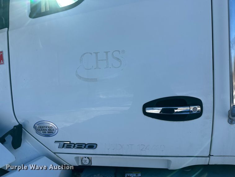 image for item FK1576 2016 Kenworth T880 semi truck