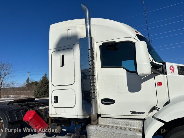 image for item FK1576 2016 Kenworth T880 semi truck