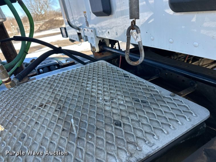 image for item FK1576 2016 Kenworth T880 semi truck