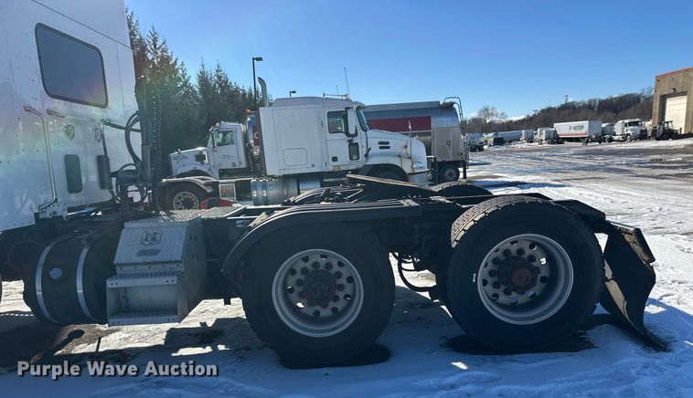 image for item FK1576 2016 Kenworth T880 semi truck