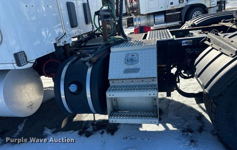 image for item FK1576 2016 Kenworth T880 semi truck