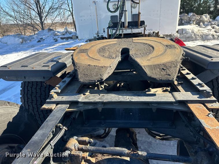 image for item FK1576 2016 Kenworth T880 semi truck