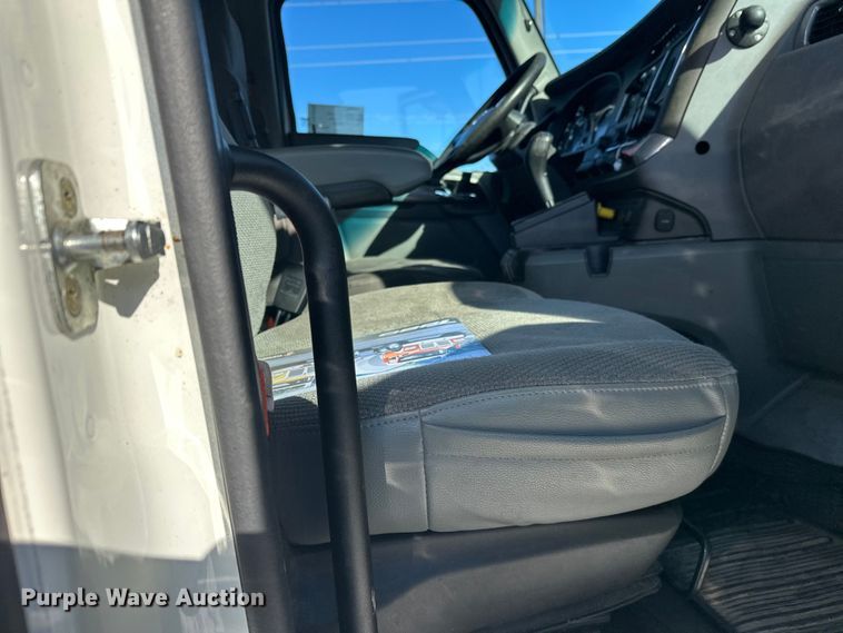 image for item FK1576 2016 Kenworth T880 semi truck