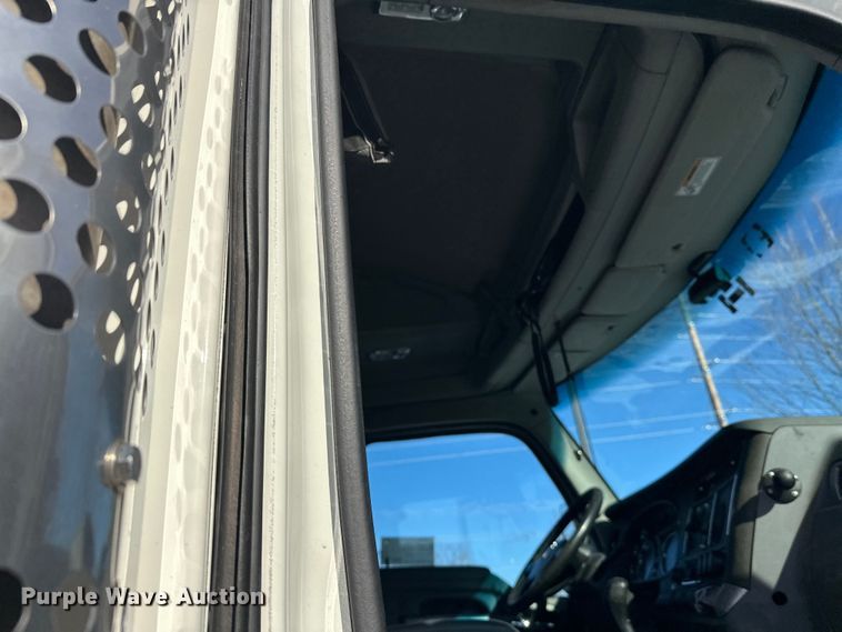 image for item FK1576 2016 Kenworth T880 semi truck