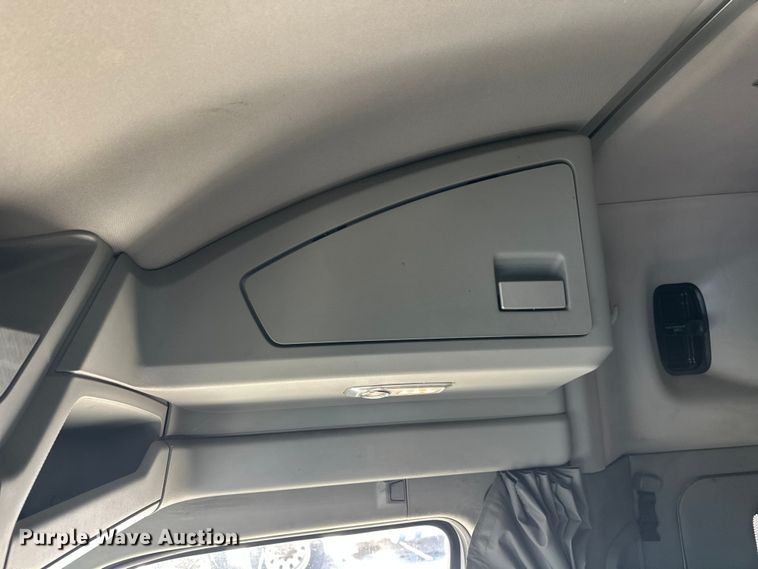 image for item FK1576 2016 Kenworth T880 semi truck