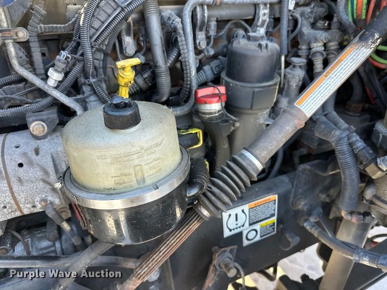 image for item FK1576 2016 Kenworth T880 semi truck