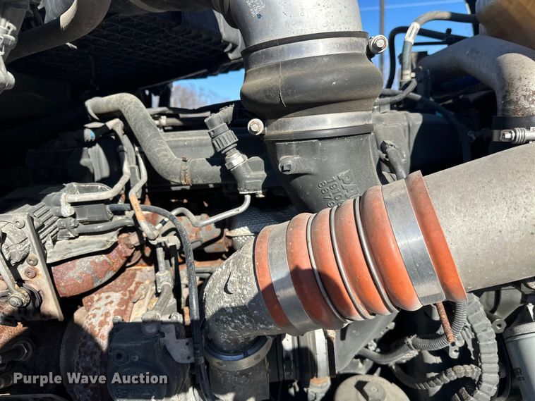 image for item FK1576 2016 Kenworth T880 semi truck