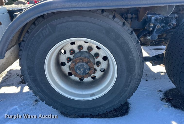 image for item FK1576 2016 Kenworth T880 semi truck