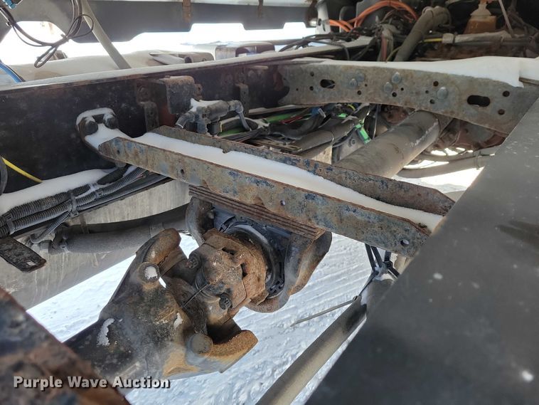 image for item NO9926 2015 Freightliner Cascadia semi truck