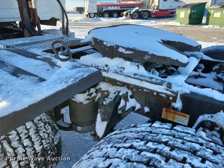 image for item NO9926 2015 Freightliner Cascadia semi truck