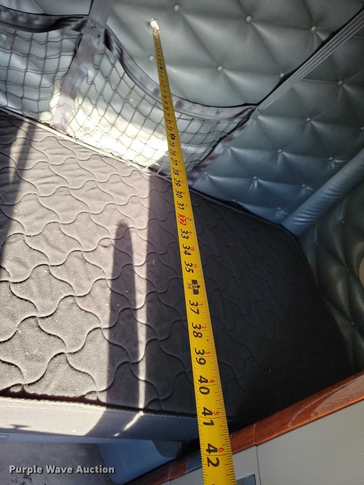 image for item NO9926 2015 Freightliner Cascadia semi truck