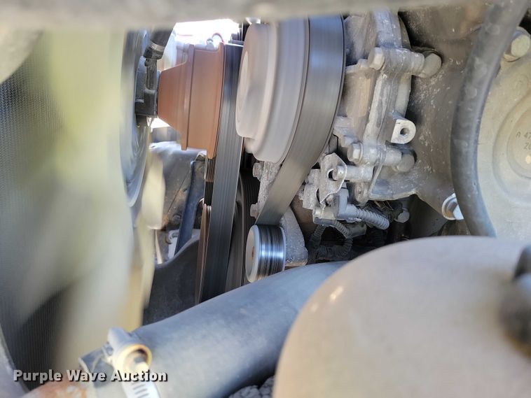 image for item NO9926 2015 Freightliner Cascadia semi truck