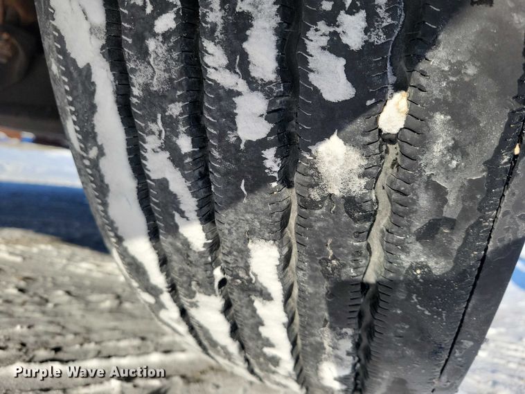 image for item NO9926 2015 Freightliner Cascadia semi truck