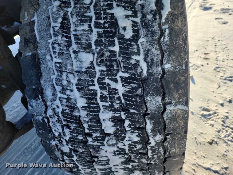 image for item NO9926 2015 Freightliner Cascadia semi truck