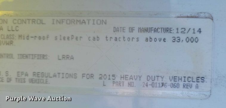 image for item NO9926 2015 Freightliner Cascadia semi truck