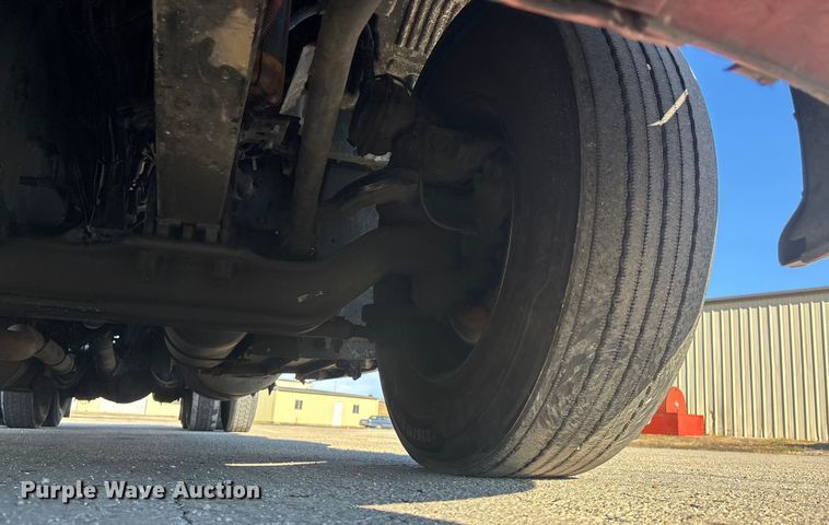 image for item OE9298 2020 Peterbilt 579 semi truck