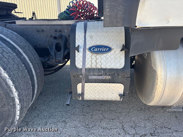 image for item OE9298 2020 Peterbilt 579 semi truck