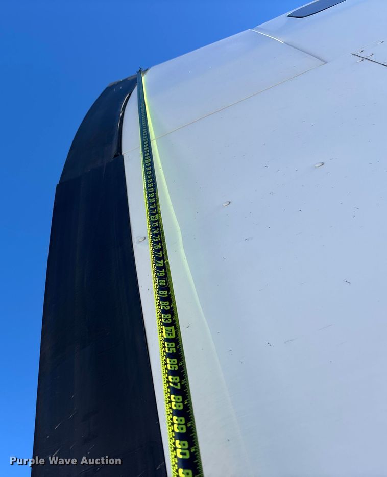 image for item OE9298 2020 Peterbilt 579 semi truck