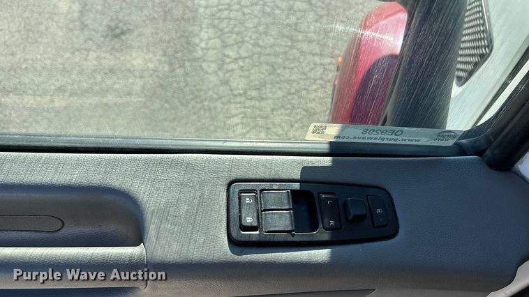 image for item OE9298 2020 Peterbilt 579 semi truck