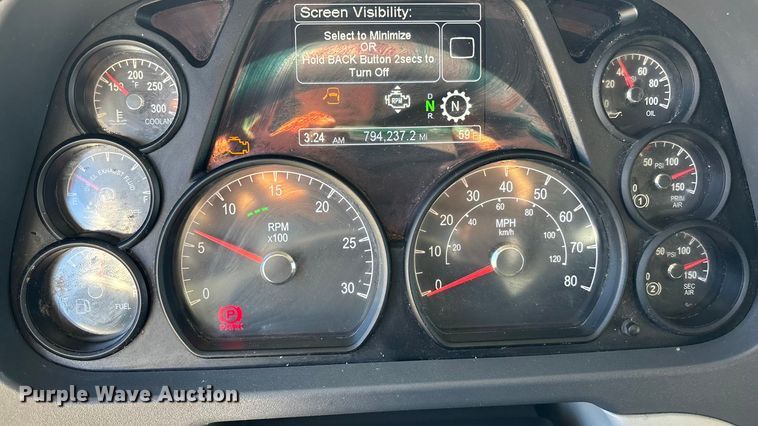 image for item OE9298 2020 Peterbilt 579 semi truck