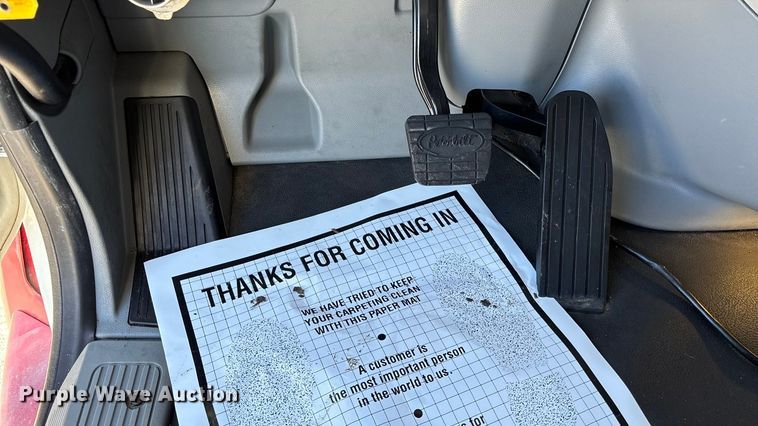 image for item OE9298 2020 Peterbilt 579 semi truck