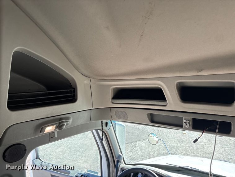 image for item OE9298 2020 Peterbilt 579 semi truck