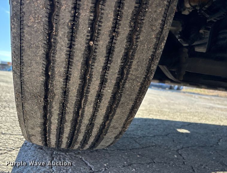 image for item OE9298 2020 Peterbilt 579 semi truck