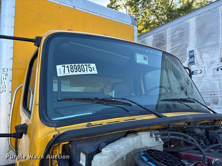 image for item YA1091 2016 Freightliner Business Class M2 box truck