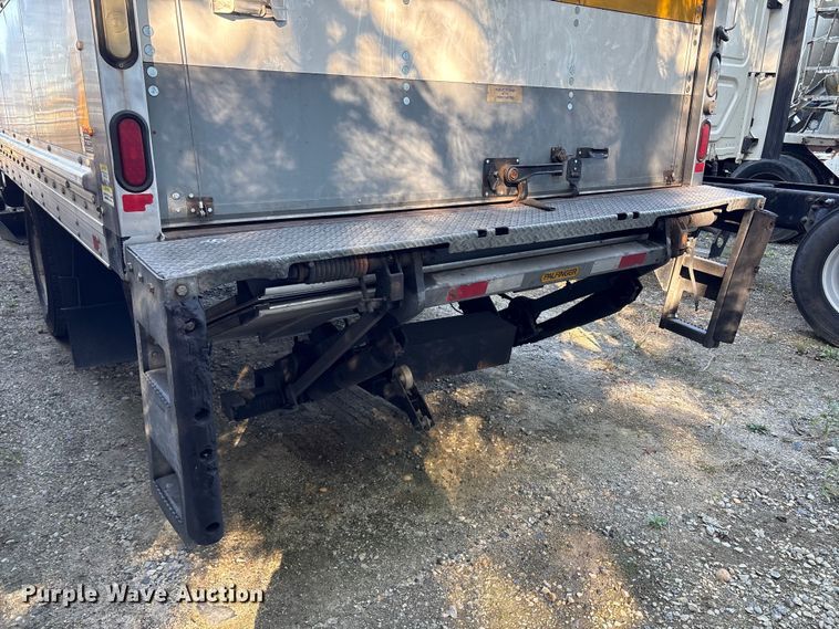 image for item YA1091 2016 Freightliner Business Class M2 box truck