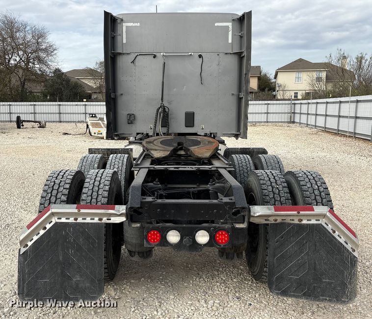 image for item YA1194 2018 Kenworth T860 semi truck