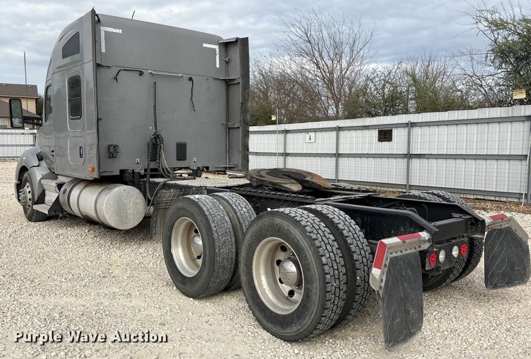 image for item YA1194 2018 Kenworth T860 semi truck