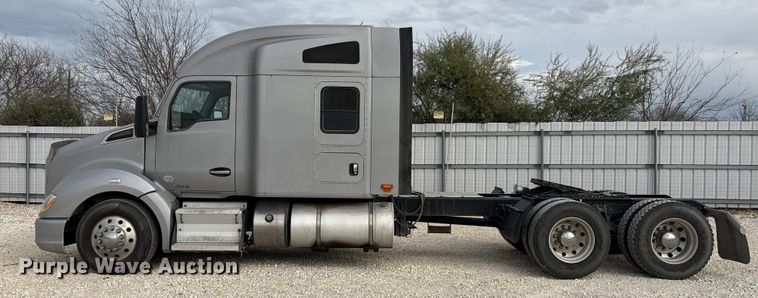 image for item YA1194 2018 Kenworth T860 semi truck