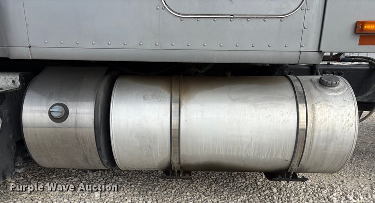 image for item YA1194 2018 Kenworth T860 semi truck