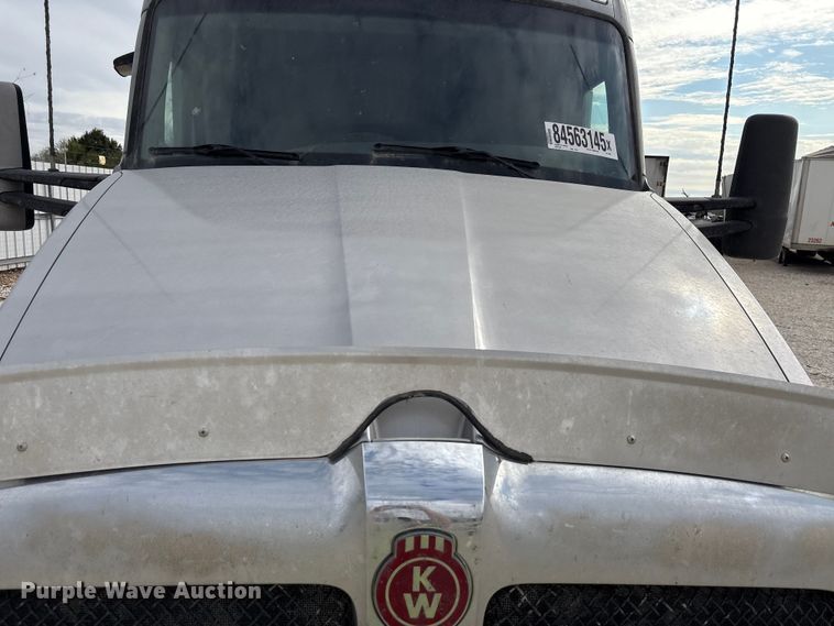 image for item YA1194 2018 Kenworth T860 semi truck