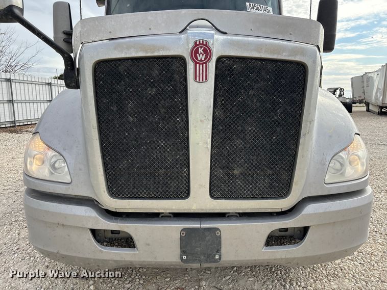 image for item YA1194 2018 Kenworth T860 semi truck