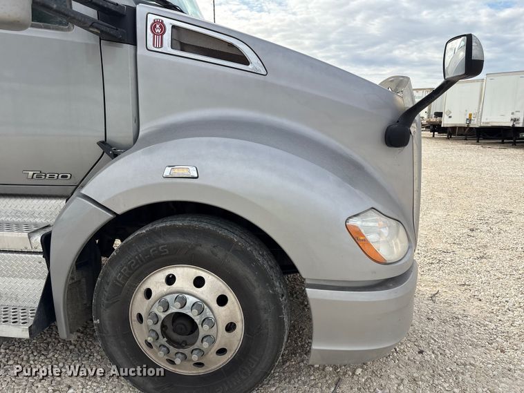 image for item YA1194 2018 Kenworth T860 semi truck