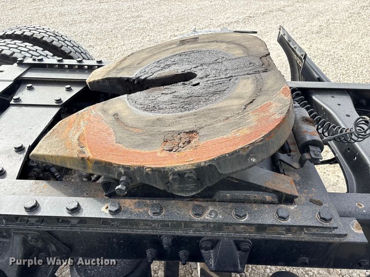 image for item YA1194 2018 Kenworth T860 semi truck