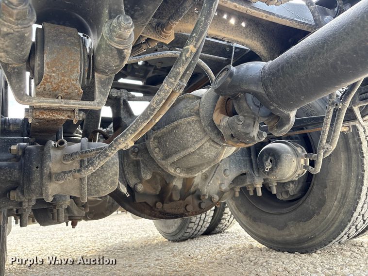 image for item YA1194 2018 Kenworth T860 semi truck