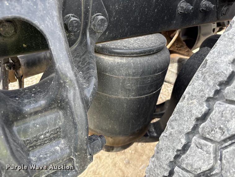 image for item YA1194 2018 Kenworth T860 semi truck