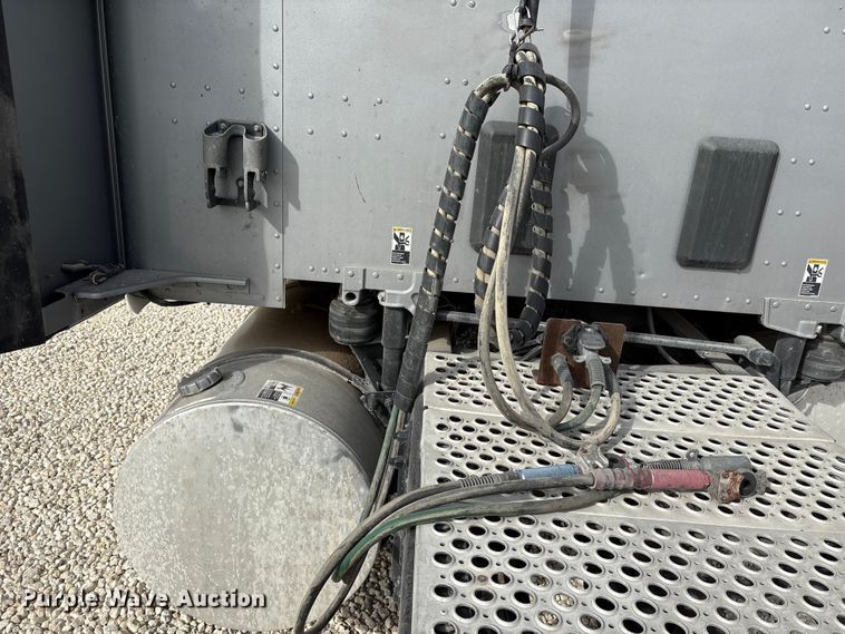 image for item YA1194 2018 Kenworth T860 semi truck