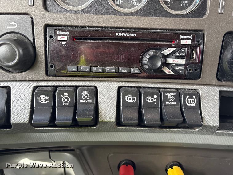 image for item YA1194 2018 Kenworth T860 semi truck