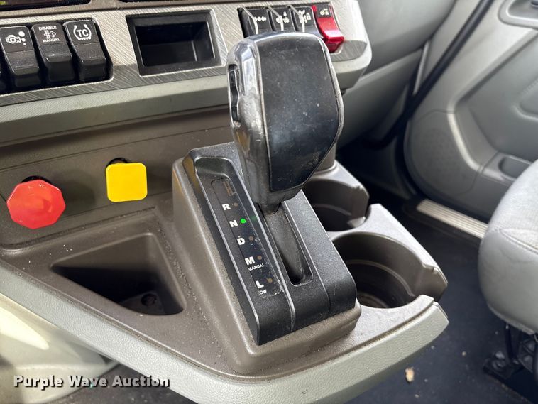 image for item YA1194 2018 Kenworth T860 semi truck