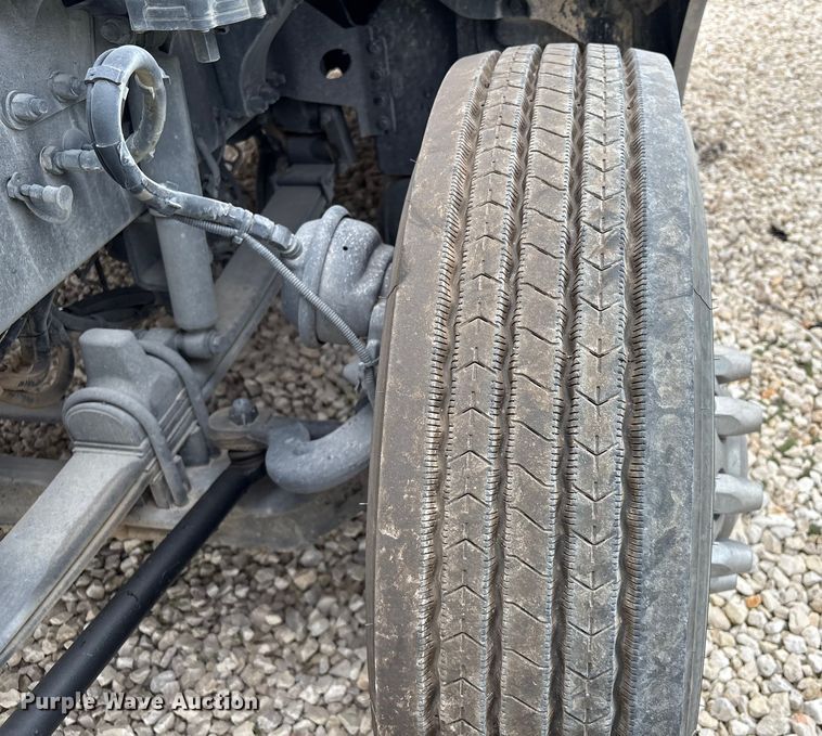 image for item YA1194 2018 Kenworth T860 semi truck